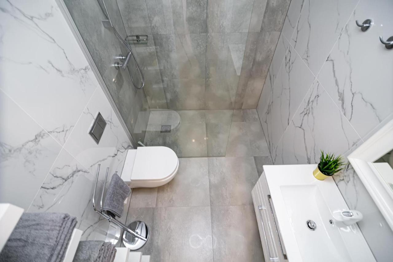 Owls Hill Apartment Каунас Екстер'єр фото