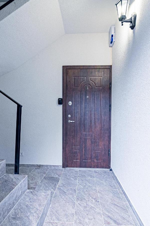 Owls Hill Apartment Каунас Екстер'єр фото